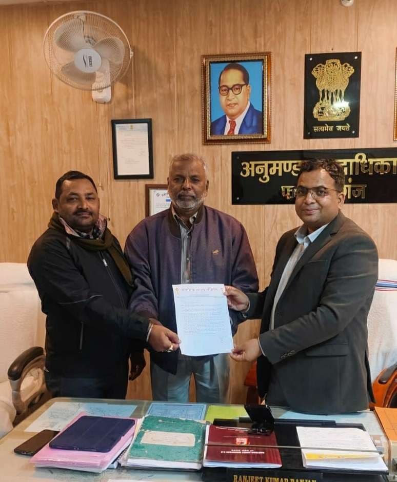 नागरिक संघर्ष समिति के अध्यक्ष व सचिव ने एसडीओ को सौंपा ज्ञापन