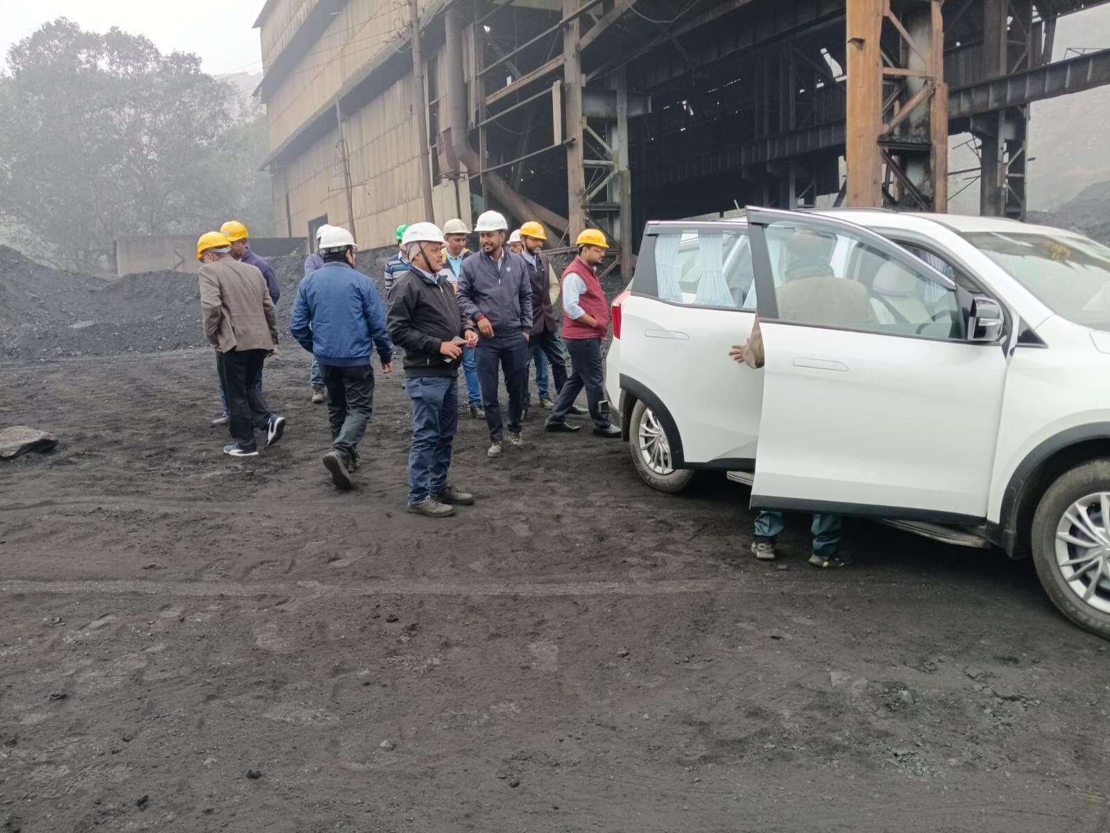 Bokaro News : कोयला स्टॉक में लगी आग बुझाने का निर्देश