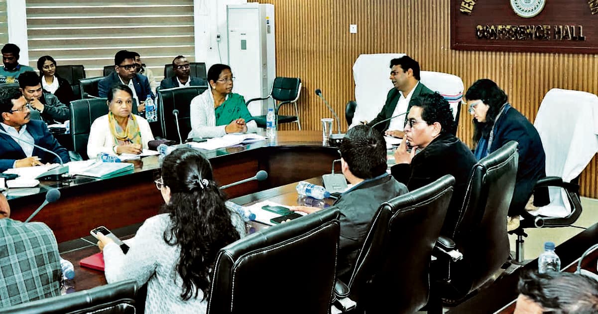 Seraikela Kharsawan News : प्रसव पूर्व जांच में कम उपलब्धि वाले प्रखंडों पर नाराज हुए डीसी