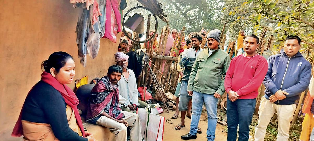 Chaibasa News : स्वास्थ्य विभाग ने लापरवाही की सीमा पार की : गीता कोड़ा