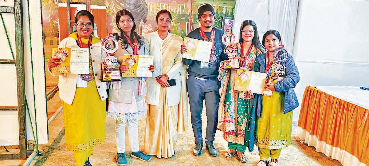 East Singhbhum News : स्वामी विवेकानंद कॉलेज के विद्यार्थियों को तृतीय स्थान