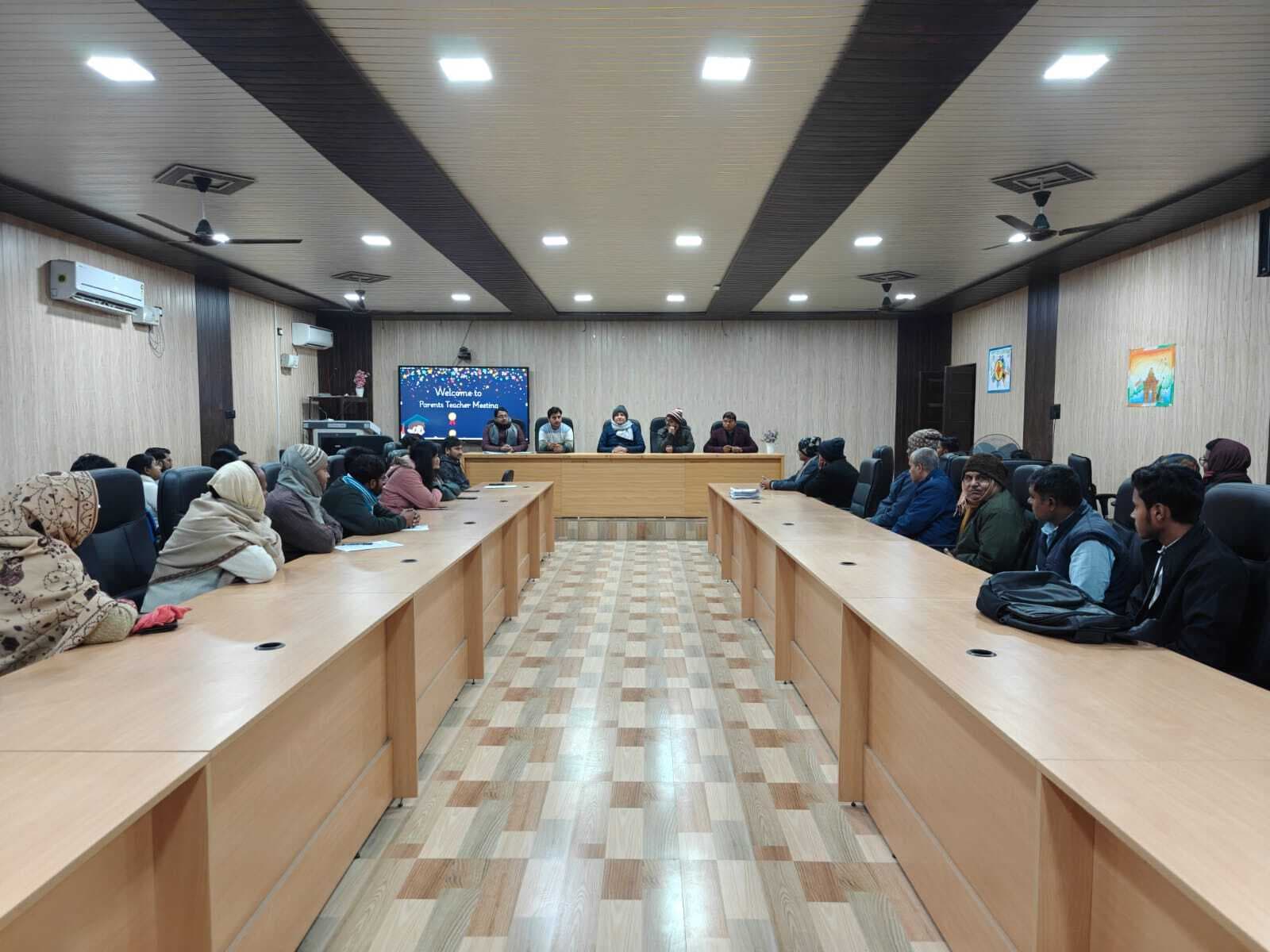 छात्रों की शैक्षणिक स्थिति, अनुशासन व कौशल विकास विषयों पर हुई विस्तृत चर्चा