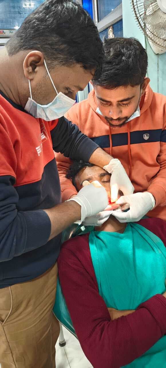 Samastipur News:अपोलो डेंटल में टूटे हुए जबड़े का बोन प्लेटिंग से सफल ऑपरेशन