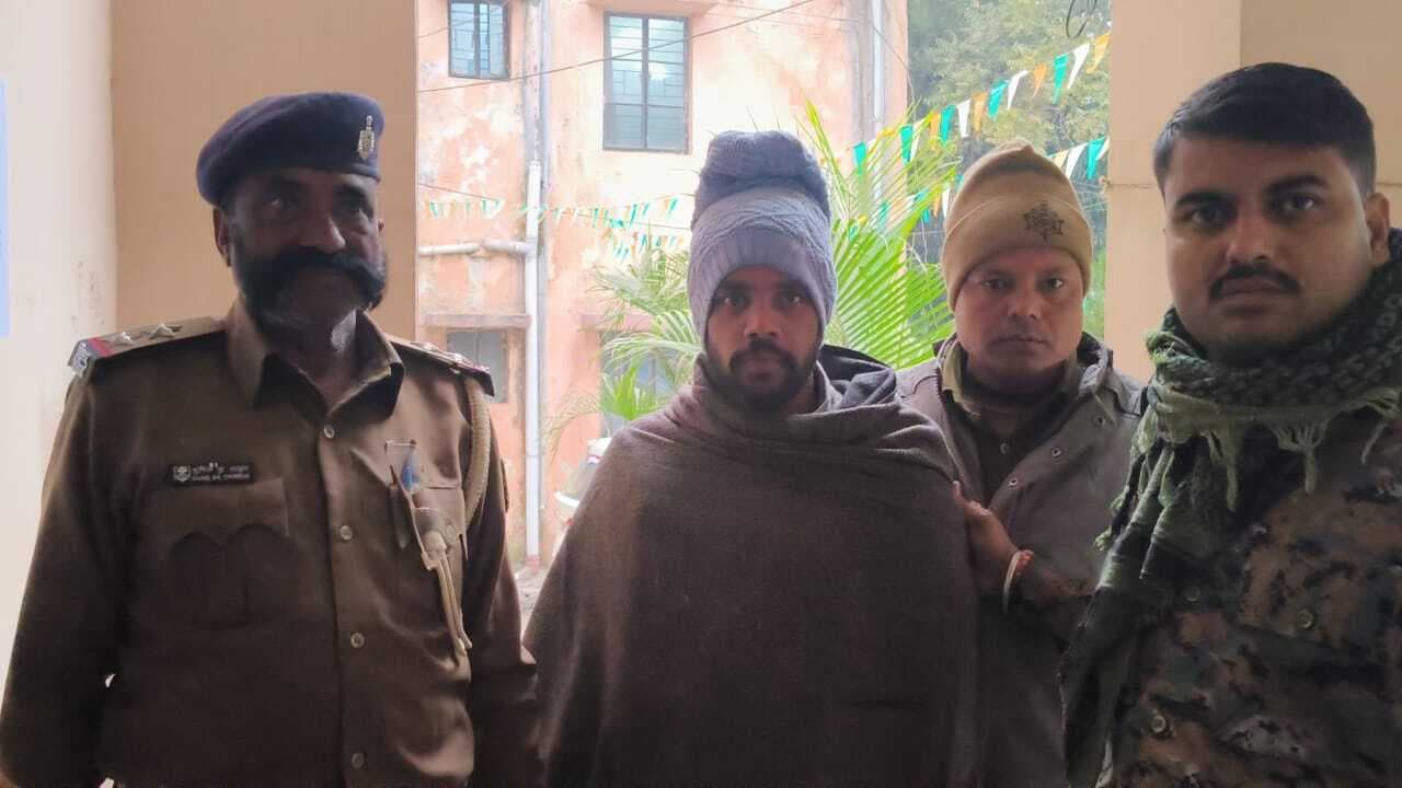 सरेया वार्ड में चोर की कोशिश, एक चोर गिरफ्तार, दूसरा फरार