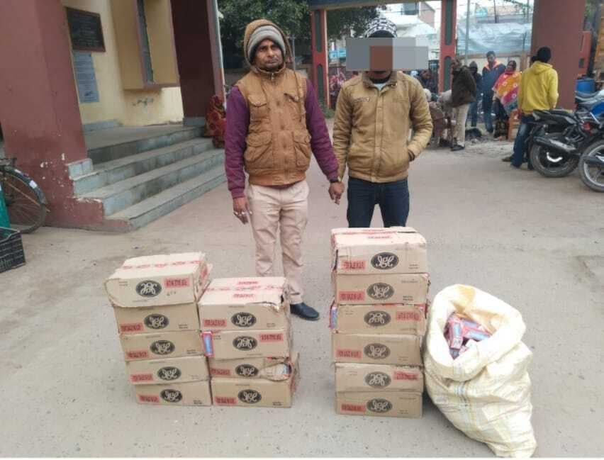 कुचायकोट में स्कॉर्पियो से 807 पैकेट शराब बरामद, एक तस्कर गिरफ्तार