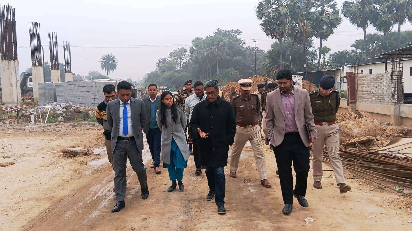 मेडिकल कॉलेज निर्माण में आ रही बाधाओं को दूर करें अधिकारी : मुख्य सचिव