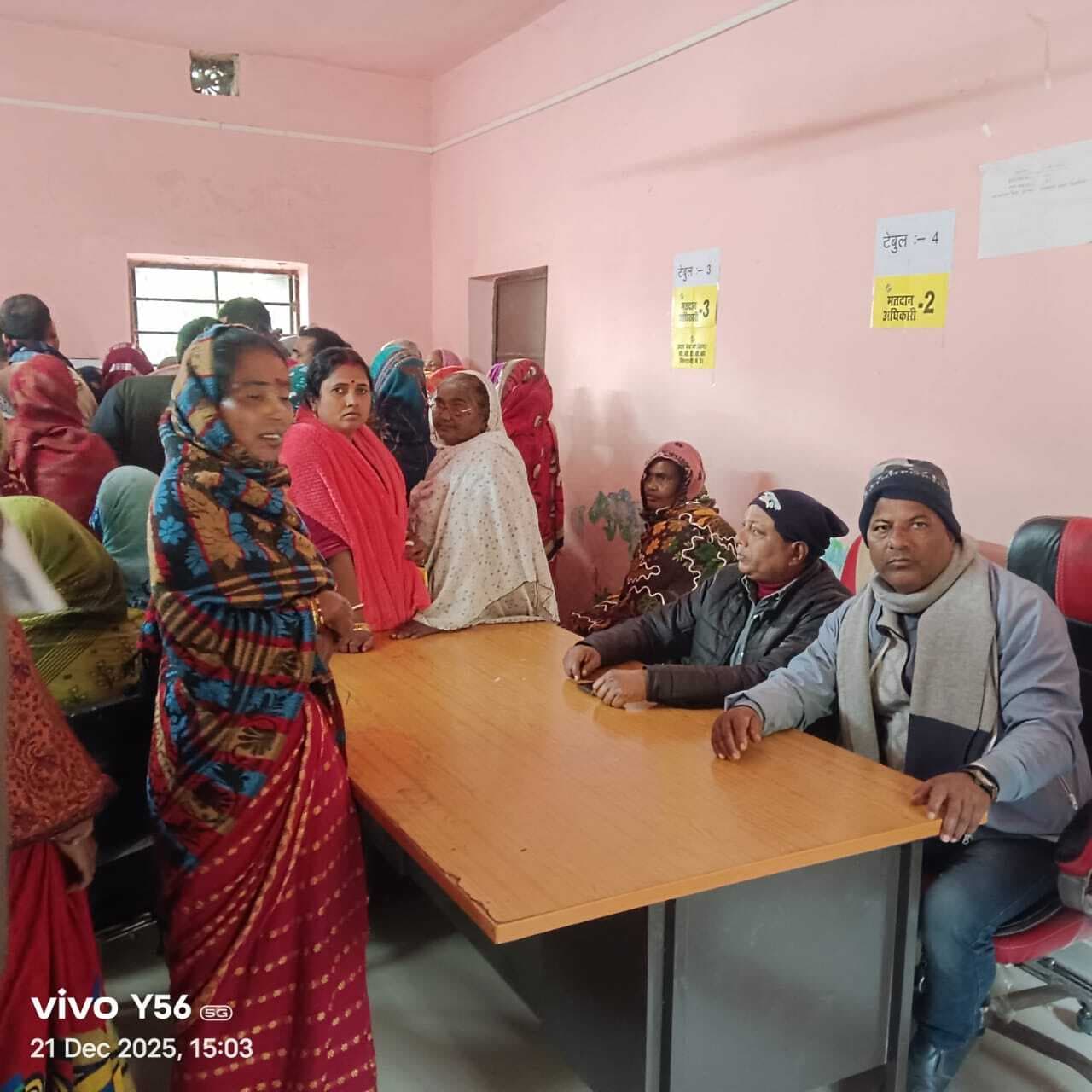 मधाइपुर में जॉब कार्ड ई-केवाईसी को लगा शिविर