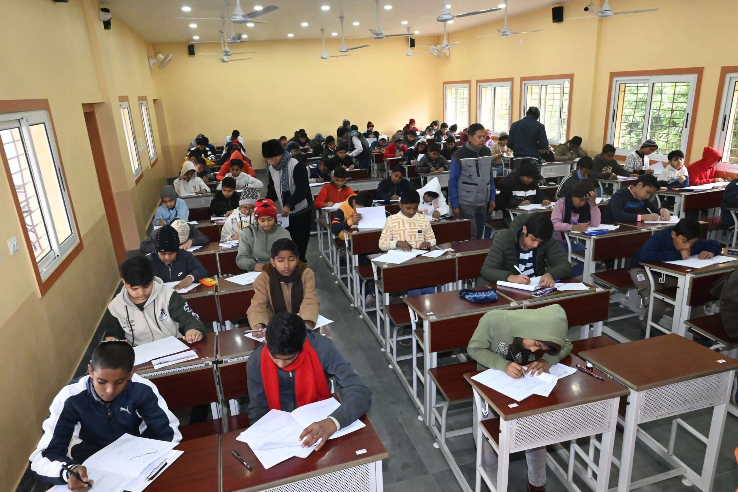 Deoghar News : आरके मिशन की प्रवेश परीक्षा में शामिल हुए 3268 परीक्षार्थी