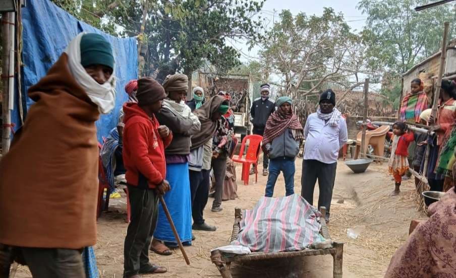 शौच के लिए निकली महिला की बिगड़ी तबीयत, हुई मौत