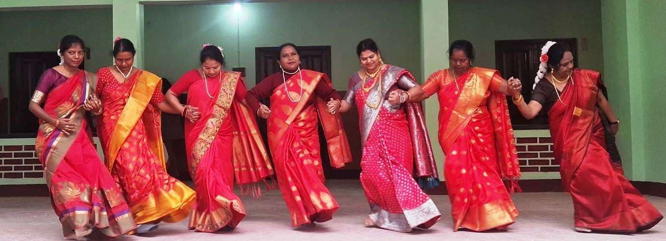 संत जोसेफ कैथोलिक चर्च में क्रिसमस मिलन समारोह