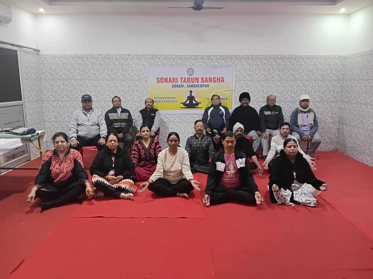 World meditation day celebrated at soanri trun sangh : तरुण संघ सोनारी में मना विश्व मेडिटेशन दिवस