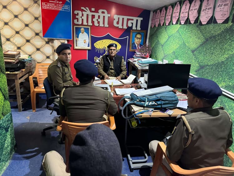 Madhubani News : सर्किल इंस्पेक्टर ने बिस्फी थाना का किया निरीक्षण