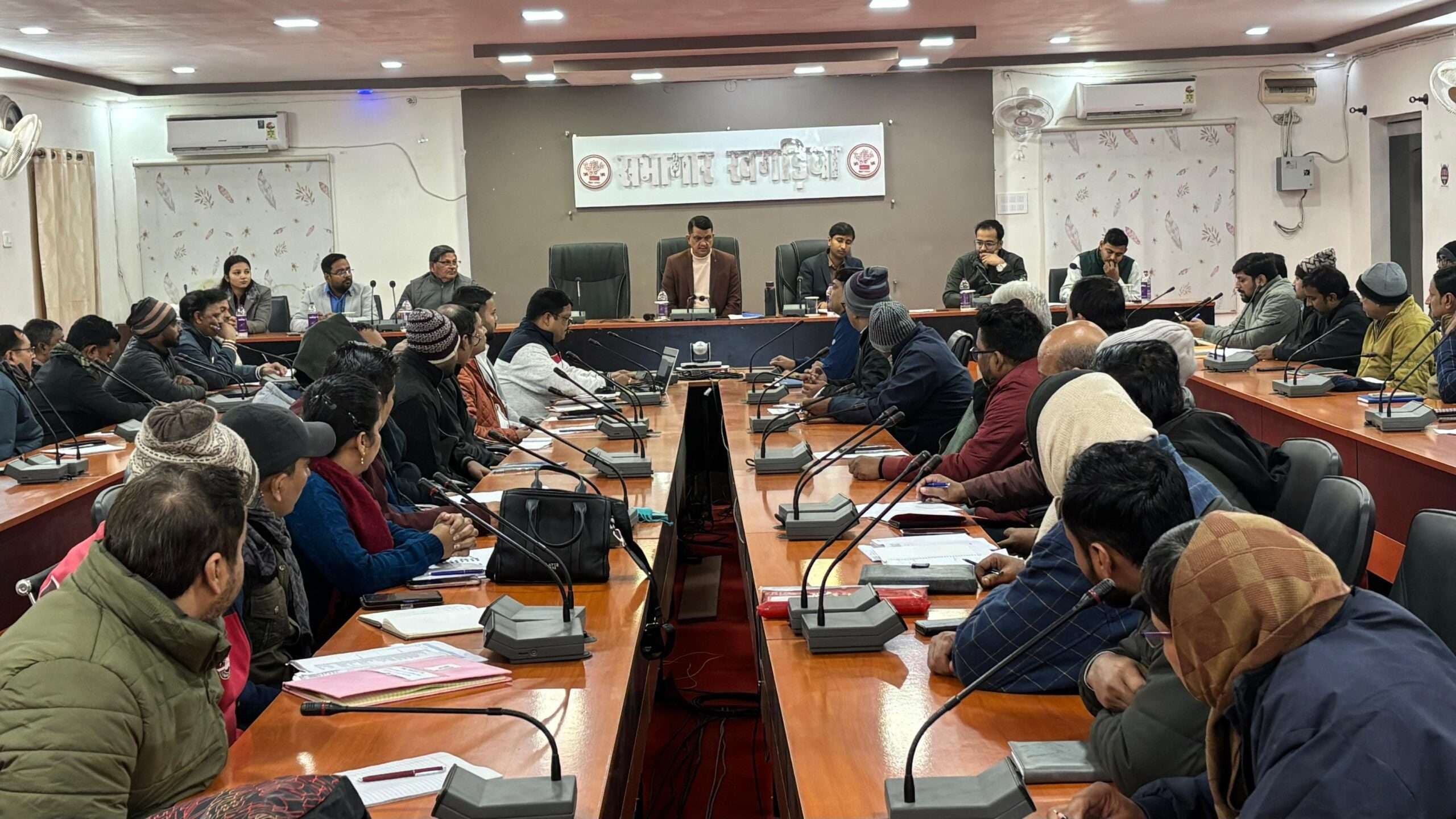 स्वास्थ्य सेवाओं में लापरवाही बर्दाश्त नहीं : डीएम