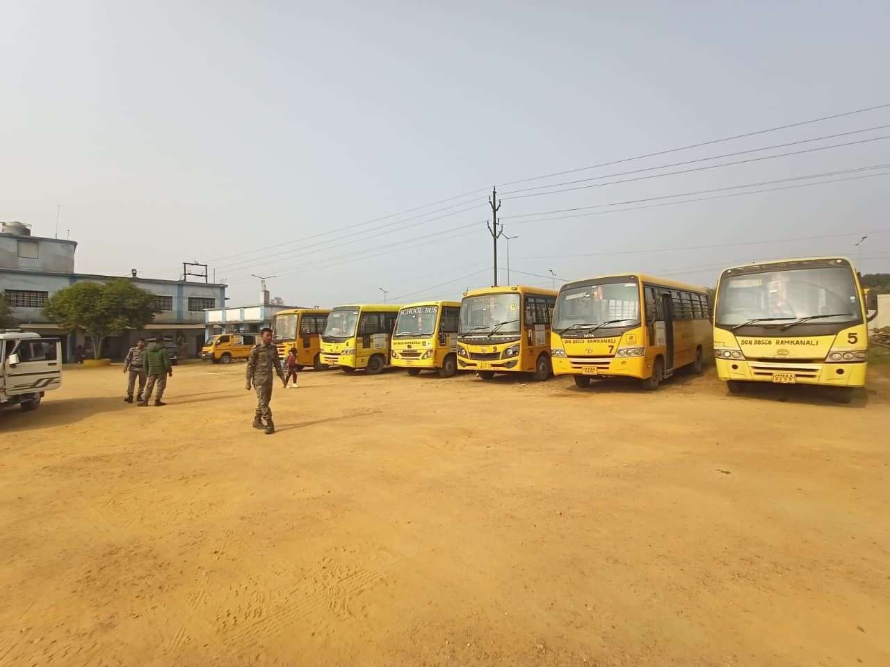 Dhanbad News: डीटीओ ने चलाया जांच अभियान, डेढ़ लाख से अधिक का जुर्माना, एक स्कूली वाहन जब्त