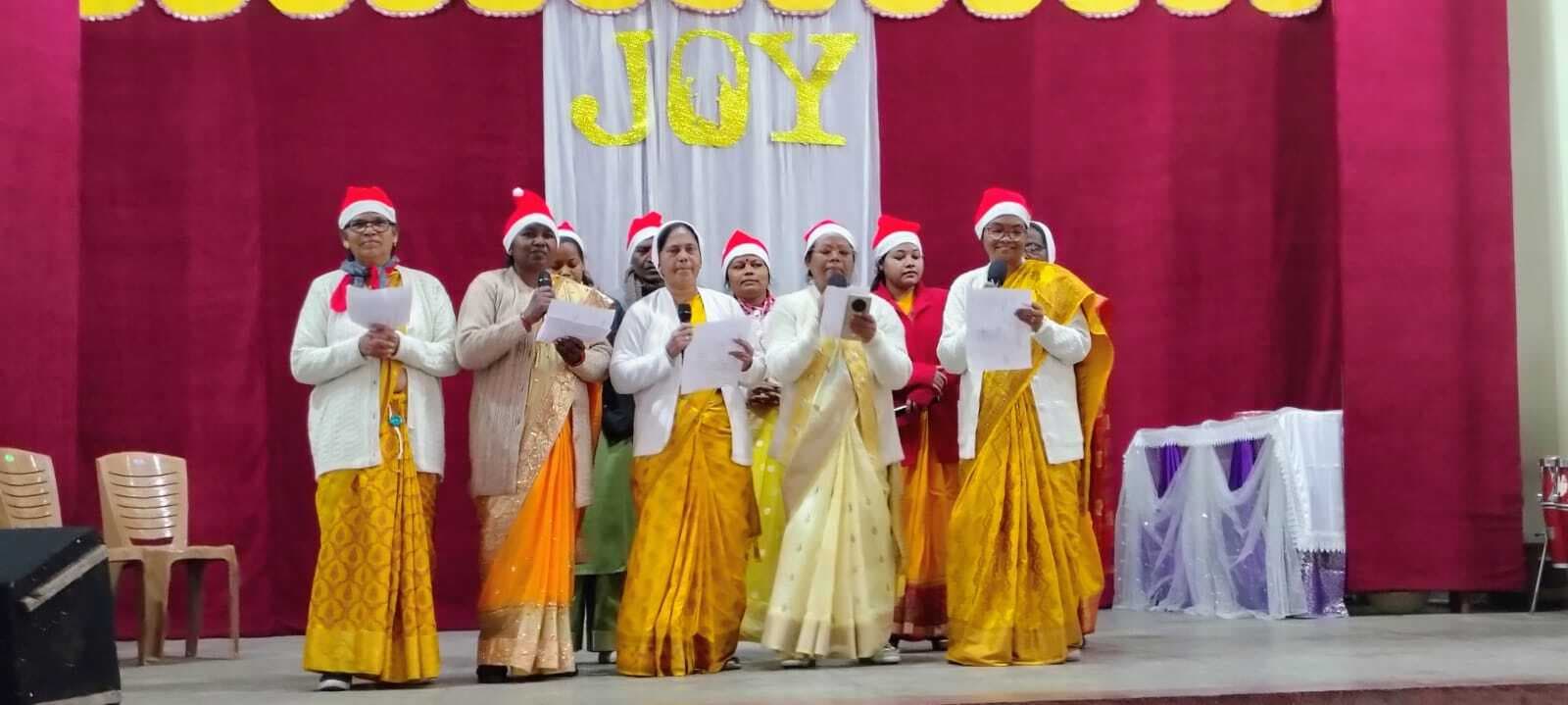 Dhanbad News: क्रिसमस गैदरिंग में सांस्कृतिक कार्यक्रमों ने मोहा मन