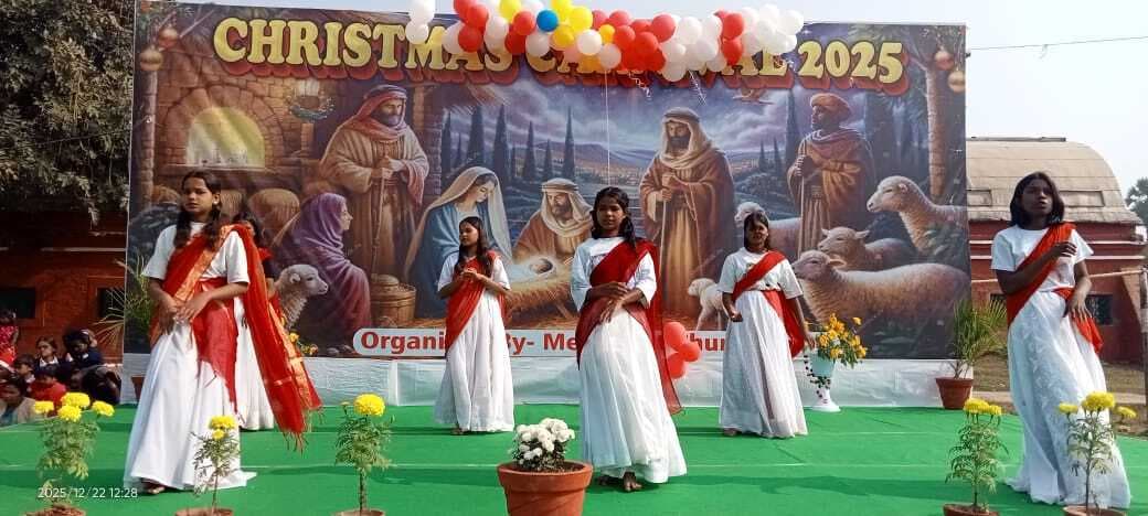क्रिसमस गैदरिंग में गीत-संगीत और नाटक की प्रस्तुति ने मोहा मन