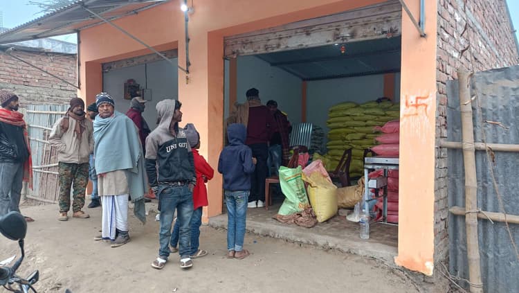 दो दुकानों में चोरी, नगदी सहित बीज भी ले गये चोर