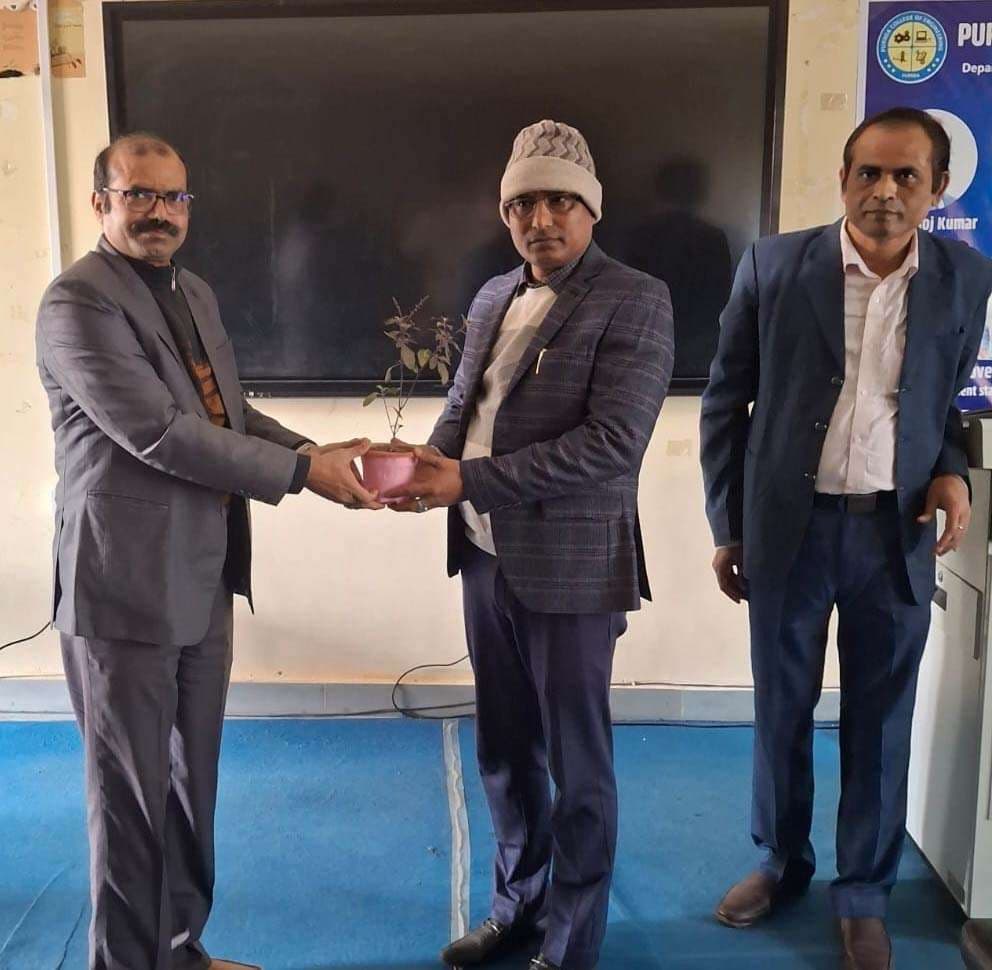 विज्ञान व अभियंत्रण की आधारशिला है गणित : प्राचार्य