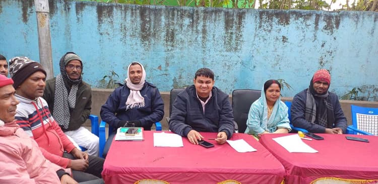 लौढ़िया खुर्द पंचायत : ग्राम सभा में विकास कार्य पर चर्चा