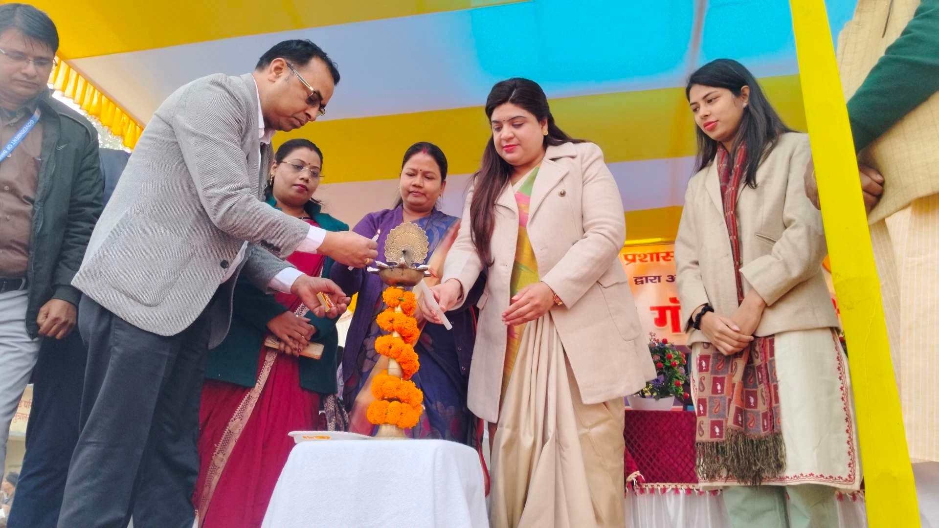 सरलता व सुगमता पूर्वक समस्याओं का हो समाधान : डीएम