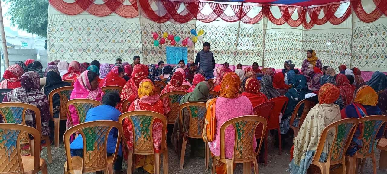 मेंहदी व रंगोली प्रतियोगिता का आयोजन