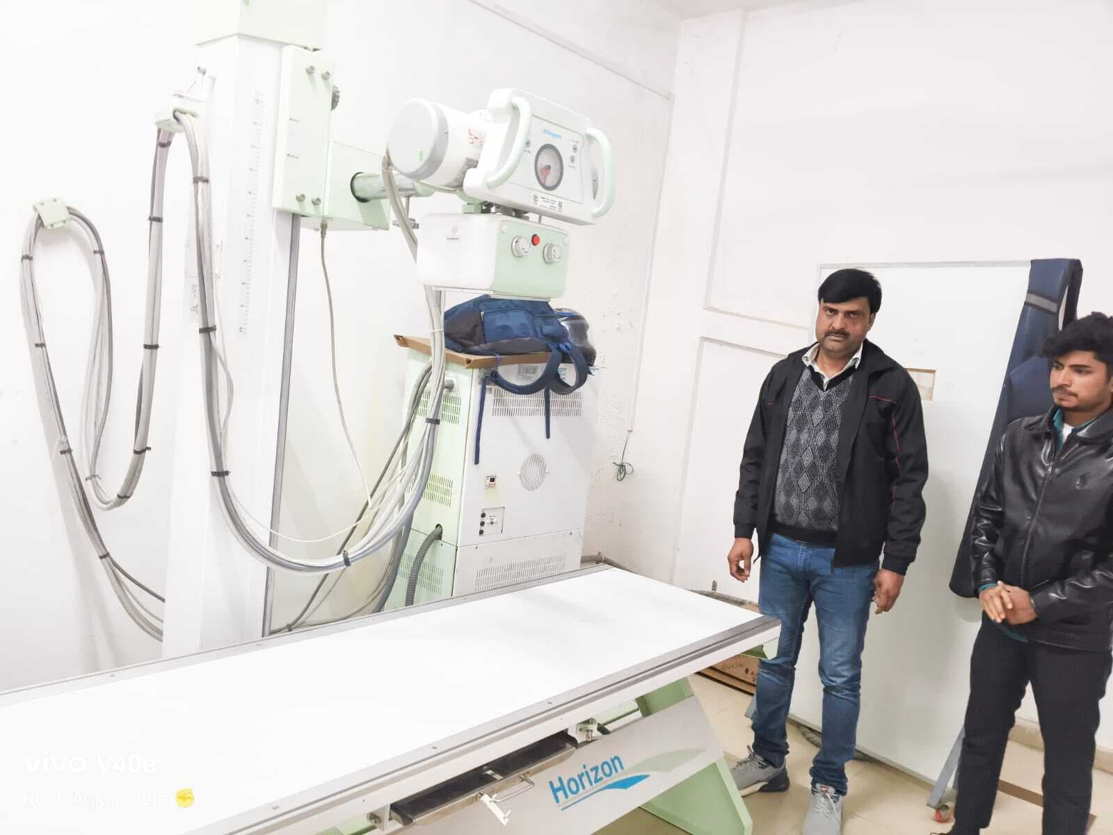 झझवां स्थित ट्राॅमा सेंटर में विशेषज्ञ डॉक्टरों का अभाव, इलाज पर संकट