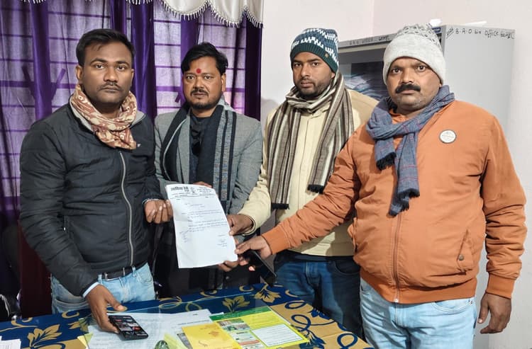 प्रखंड प्रमुख ने उर्वरक निगरानी समिति की बैठक बुलाने का किया अनुरोध