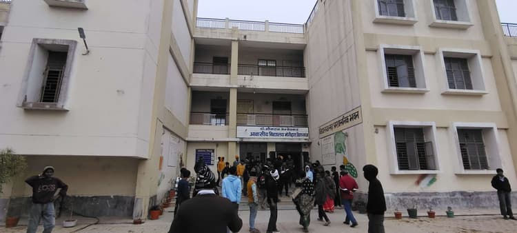 अनुसूचित जाति आवासीय विद्यालय के छात्रावास में मारपीट