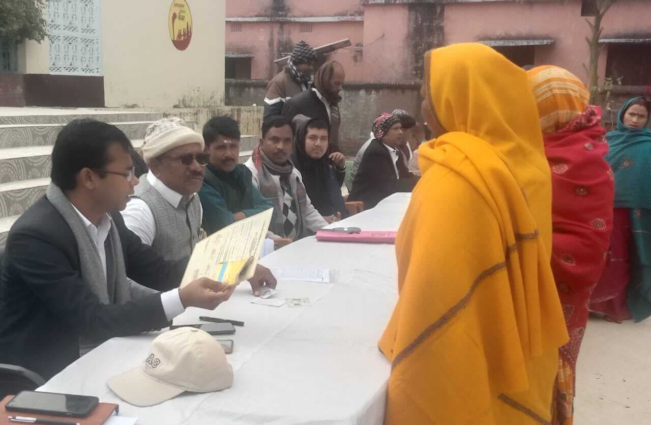 प्रशासन चले गांव की ओर शिविर में 38 मामले का निष्पादन