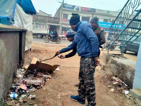 पथरगामा में नवजात शिशु का शव मिलने से सनसनी