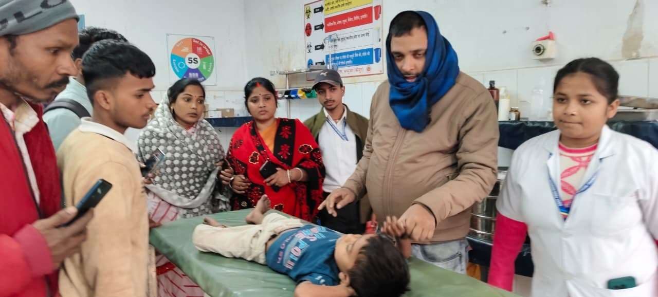 पतंग उड़ाने में किशोर व खेलने के दौरान बच्ची छत से गिरी, हालत गंभीर