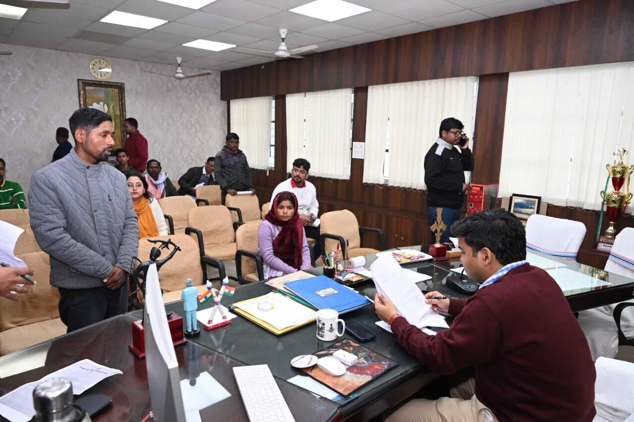 जनता से प्राप्त शिकायतों का किया जायेगा निबटारा : डीसी