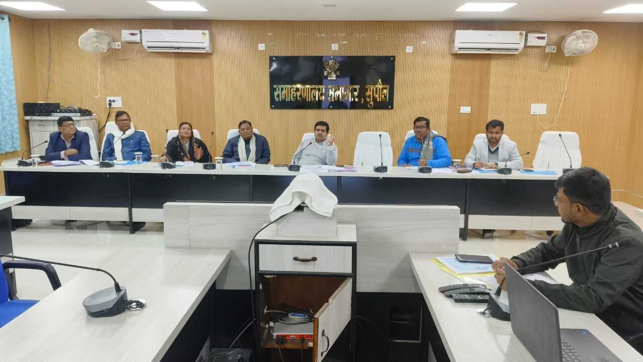 डीएलसीसी-डीएलआरसी की बैठक में पात्र लाभार्थियों को प्राथमिकता से ऋण देने का निर्देश