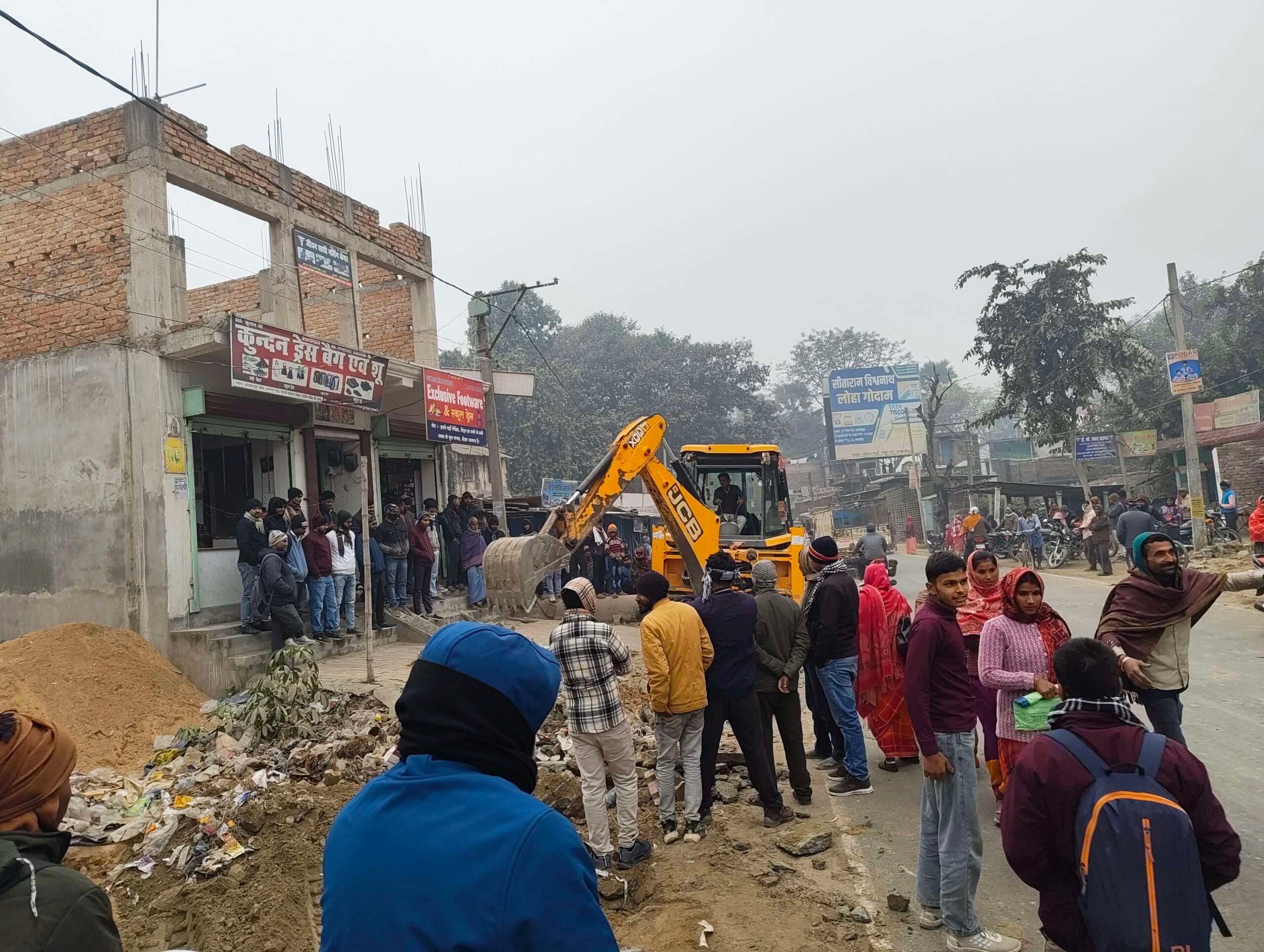 Samastipur : बुलडोजर एक्शन से कल्याणपुर अस्त-व्यस्त