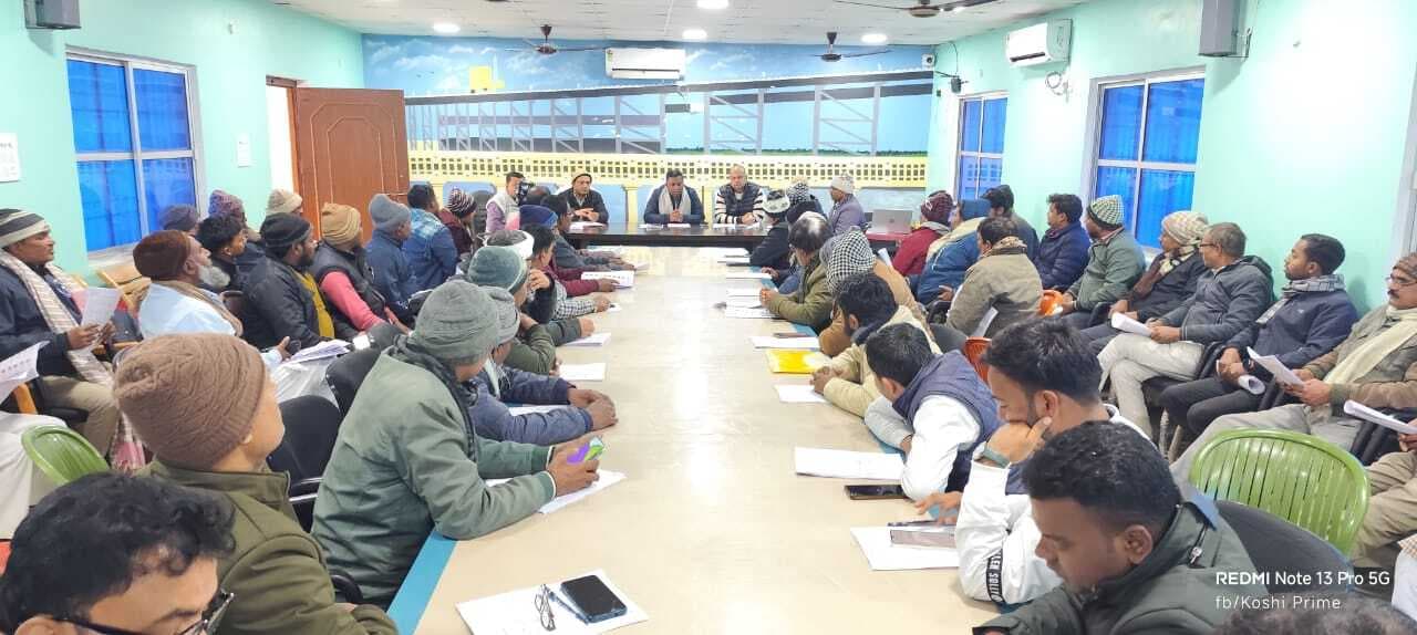 आरओ व एआरओ ने बीएलओ के साथ की बैठक, मतदाता सूची में त्रुटियों के निष्पादन का दिया गया निर्देश