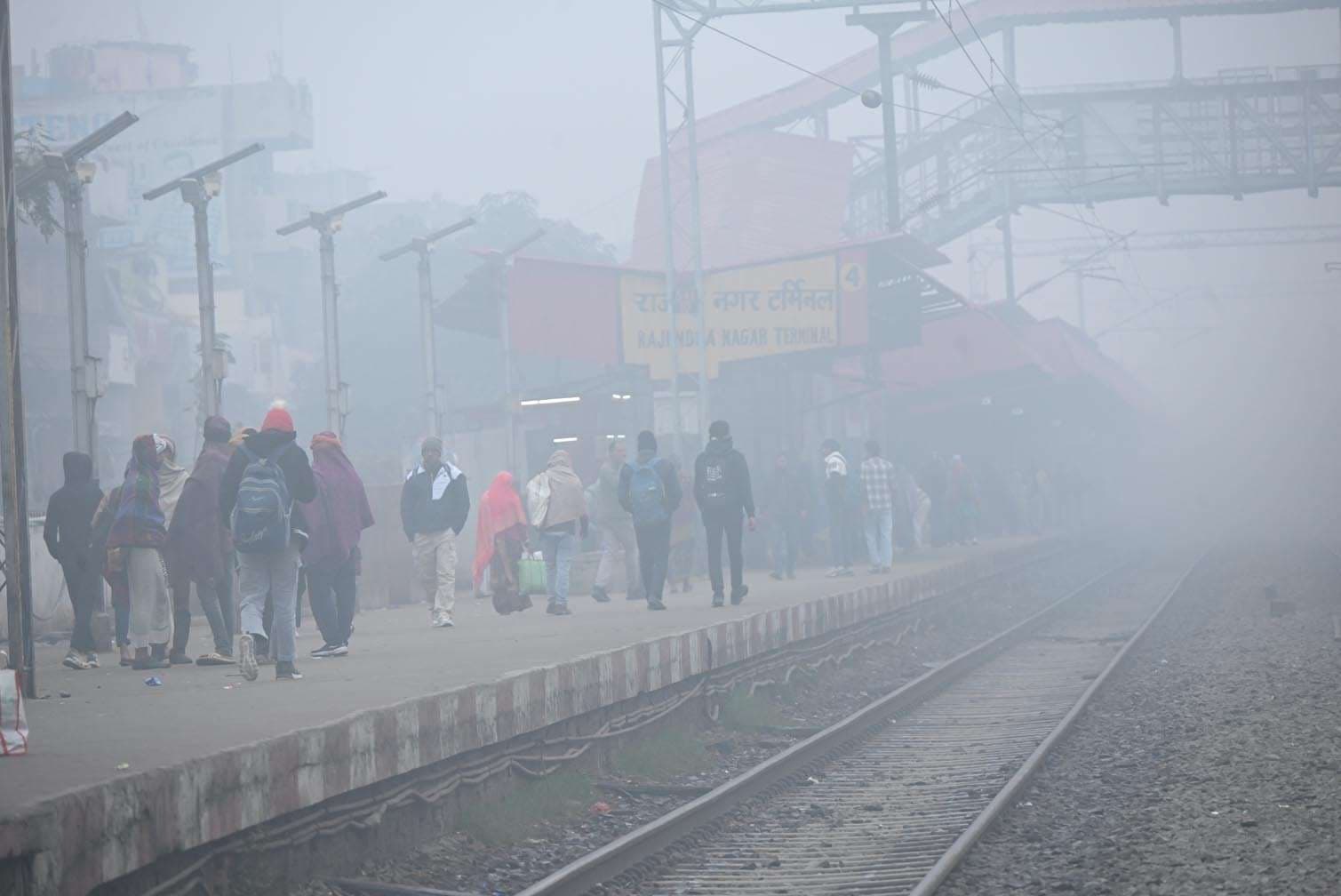 Gaya News : 11 हजार वोल्ट के तार की चपेट में आकर तीन युवकों की मौत