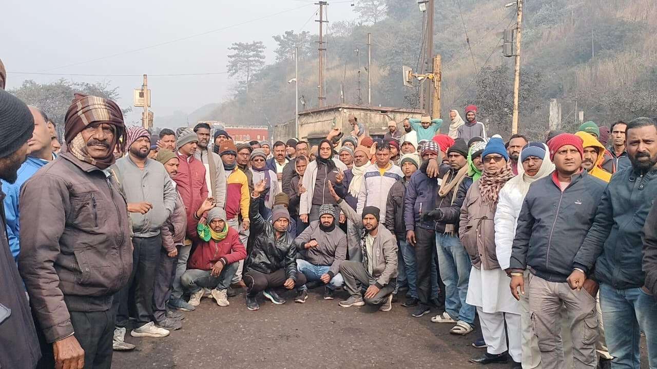 Bokaro News : विस्थापितों ने किया कोलियरी का कांटा घर जाम