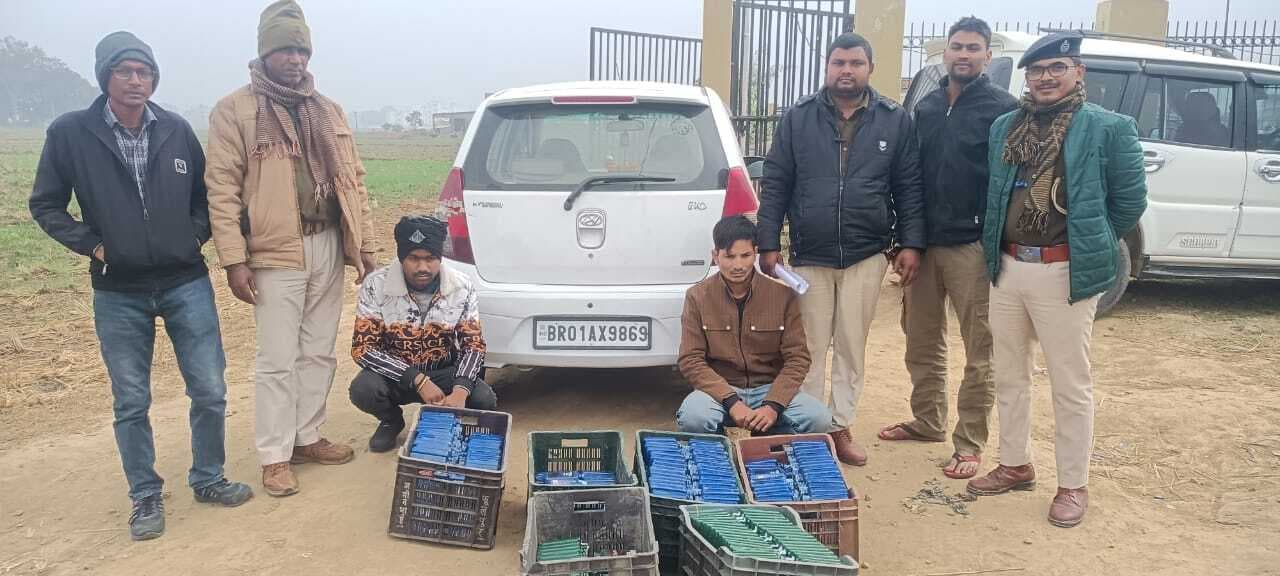 एक लग्जरी गाड़ी व टेंपो से 132 लीटर शराब बरामद, चार गिरफ्तार