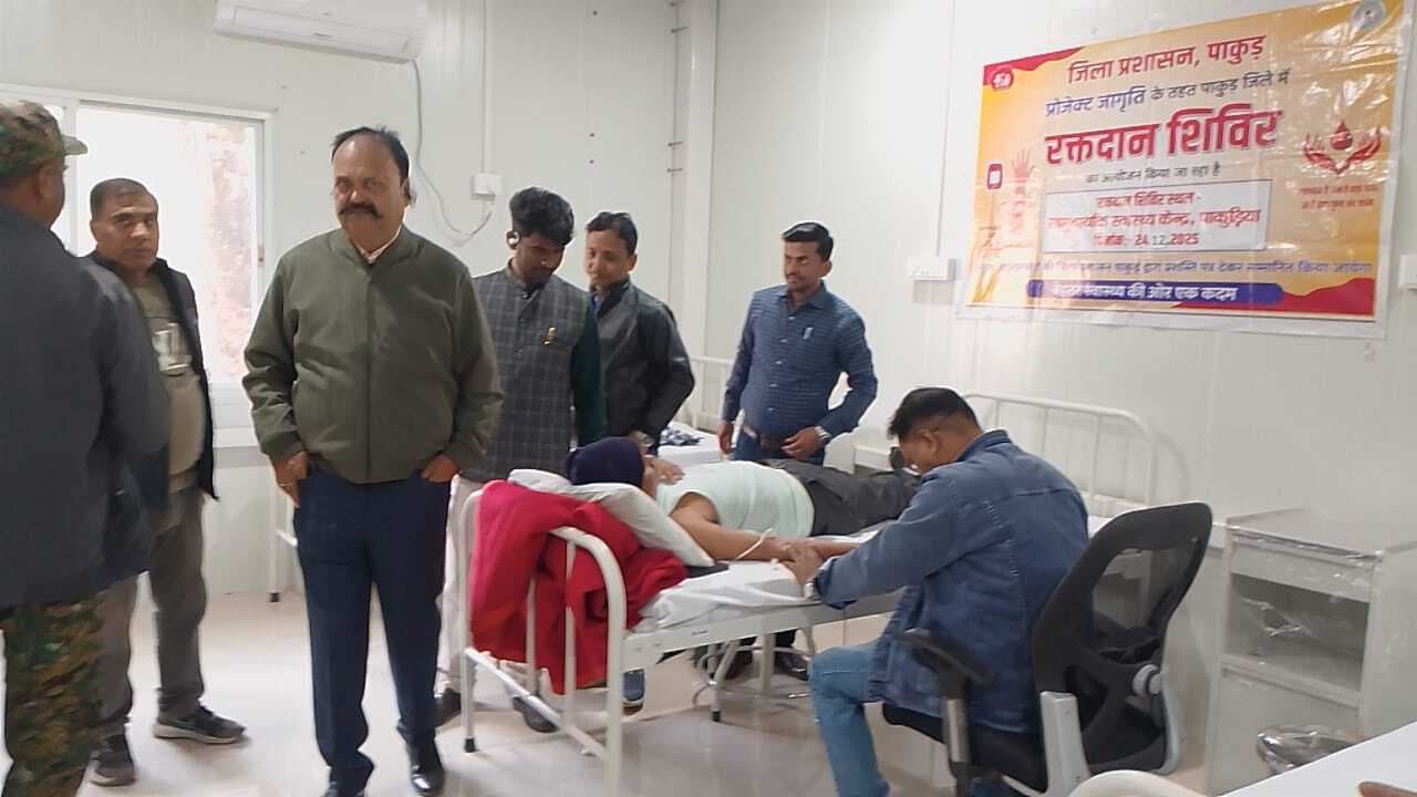 सीएचसी में 14 लोगों ने किया रक्तदान