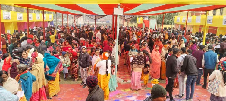 रोजगार सह मार्गदर्शन मेला में उमड़ी युवाओं व युवतियों की भीड़