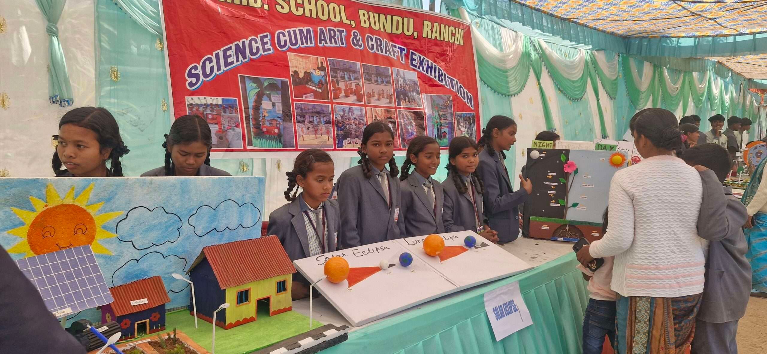 एमबी पब्लिक स्कूल में विज्ञान व कला प्रदर्शनी आयोजित