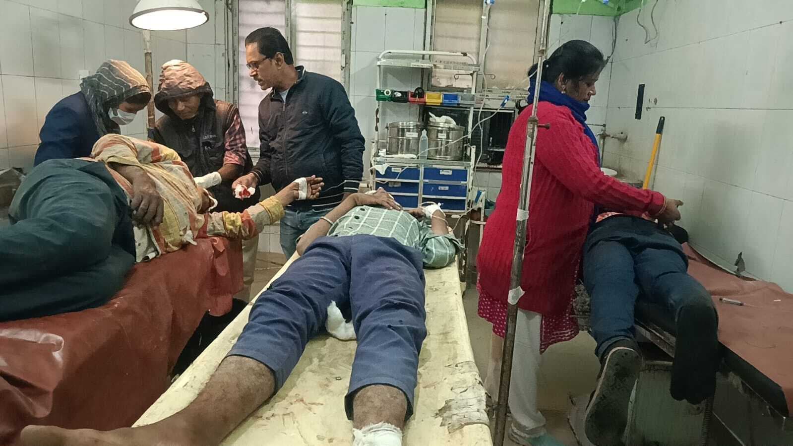 hajipur news. बाइक ने ऑटो में मारी टक्कर, चालक समेत पांच घायल