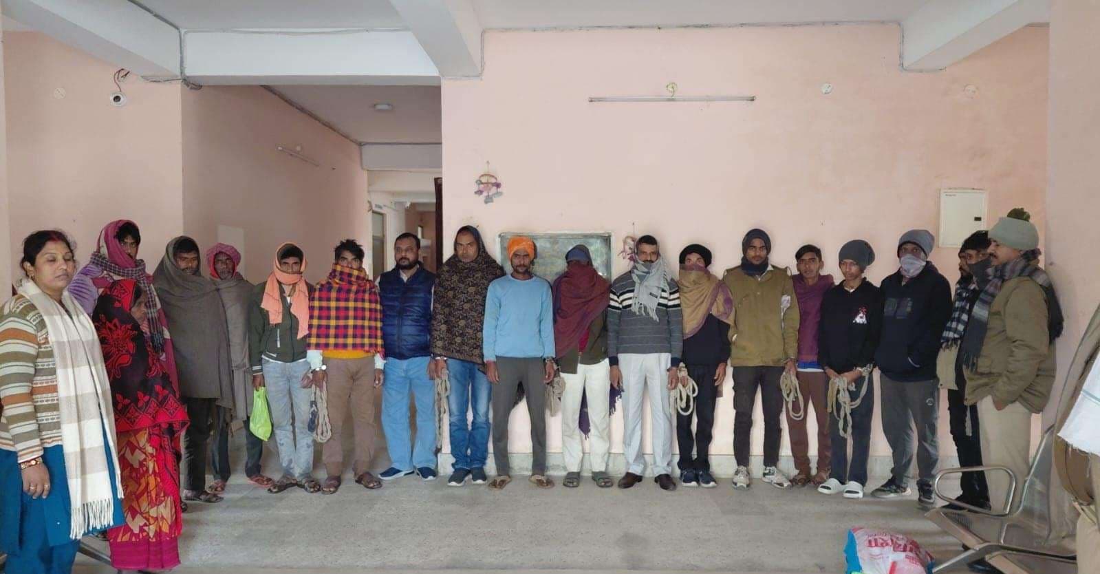 देसी व विदेशी शराब के साथ सात तस्कर व 11 पियक्कड़ गिरफ्तार