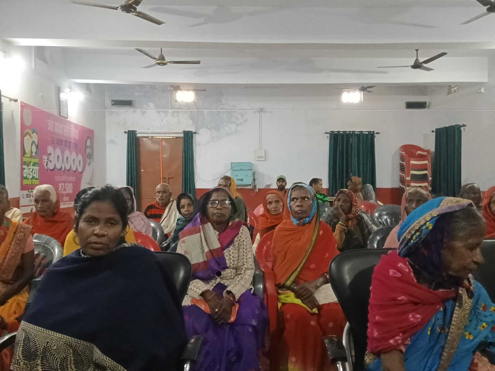 लपरा पंचायत सचिवालय में पेसा दिवस को लेकर विशेष ग्राम सभा