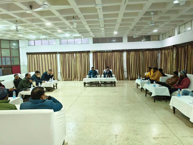 मजदूरों की समस्याओं का जल्द होगा समाधान : कार्मिक प्रबंधक