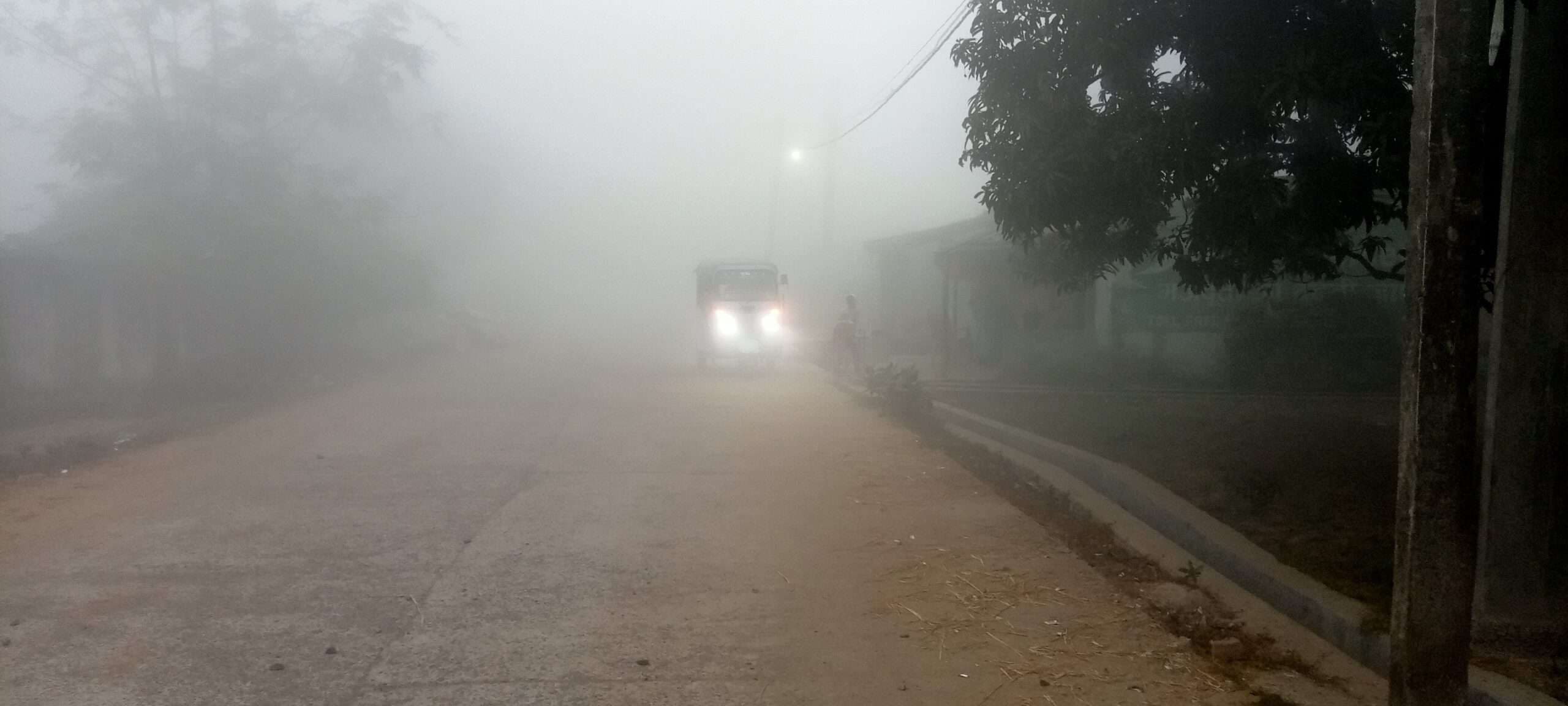 मौसम : पांच डिग्री गिरा पारा, कड़के की ठंड व कोहरे से बढ़ी परेशानी