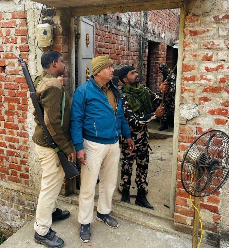 कुर्की के डर से आरोपित ने किया कोर्ट में सरेंडर