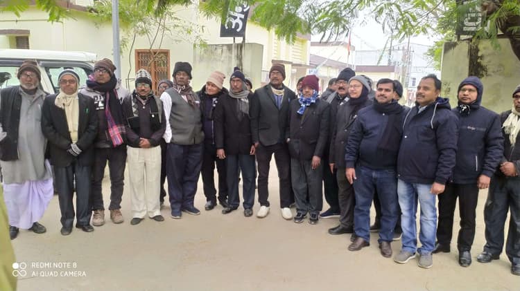 अधिवक्ताओं के हड़ताल से लोग परेशान