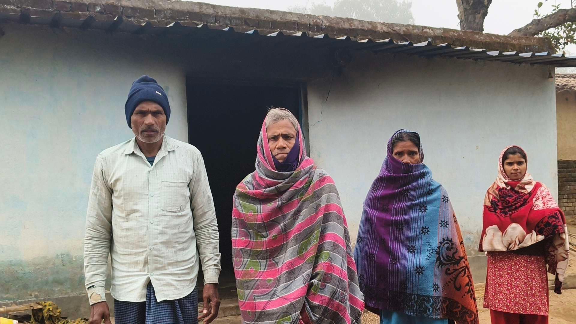 <bha>--</bha>शाॅर्ट-सर्किट से घर में लगी आग, ढाई लाख की संपत्ति जली