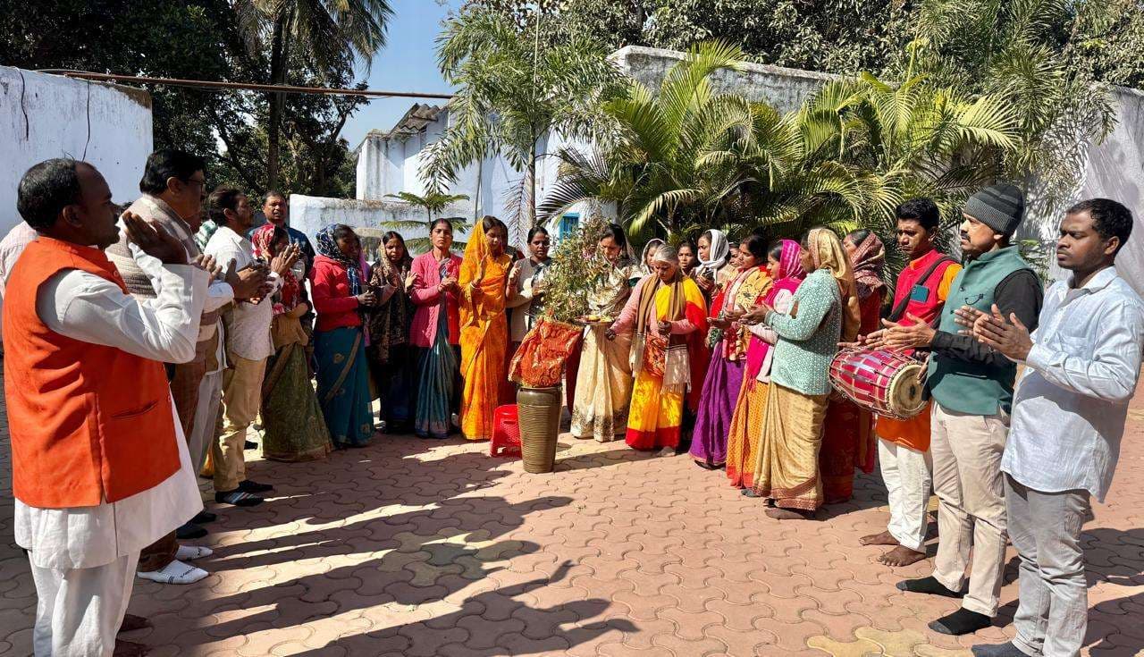 तुलसी पूजन का किया गया आयोजन